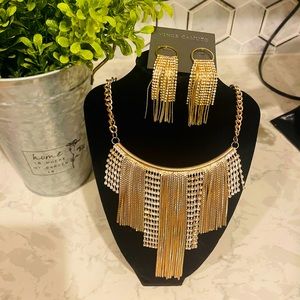 Beautiful Vince Camuto statement necklace and earring set